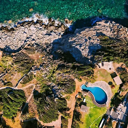 By The Sea, Salt-water Pool, Near Athens Holiday home *