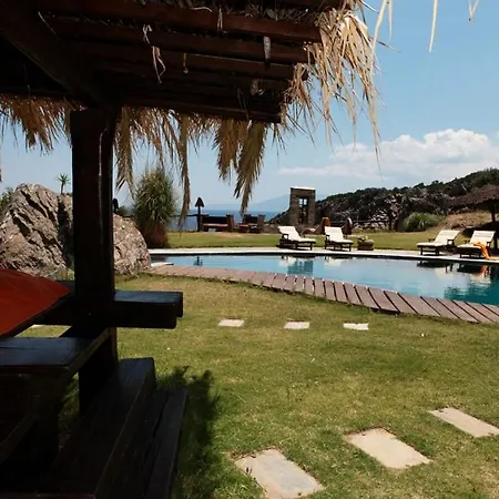 Holiday home By The Sea, Salt-water Pool, Near Athens *