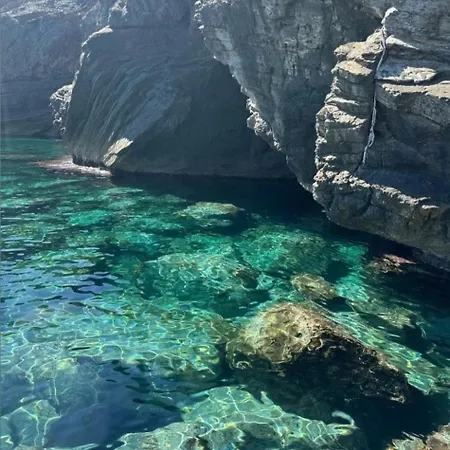 By The Sea, Salt-water Pool, Near Athens Holiday home